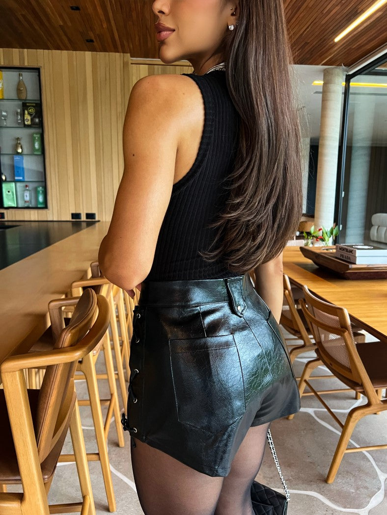 Body Sculp Preto em Malha Canelada Sem Bojo