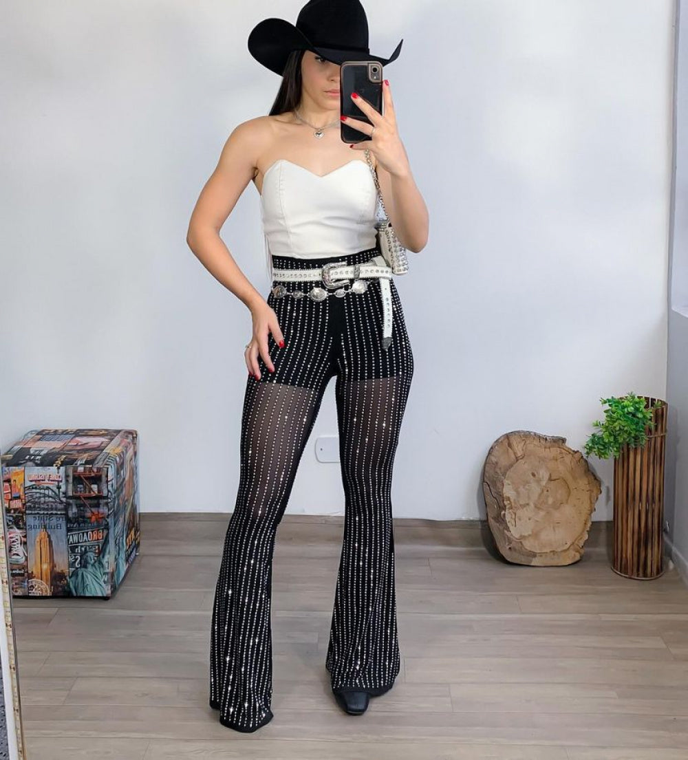 Calça de tule pantalona com aplicações de Hot Fix