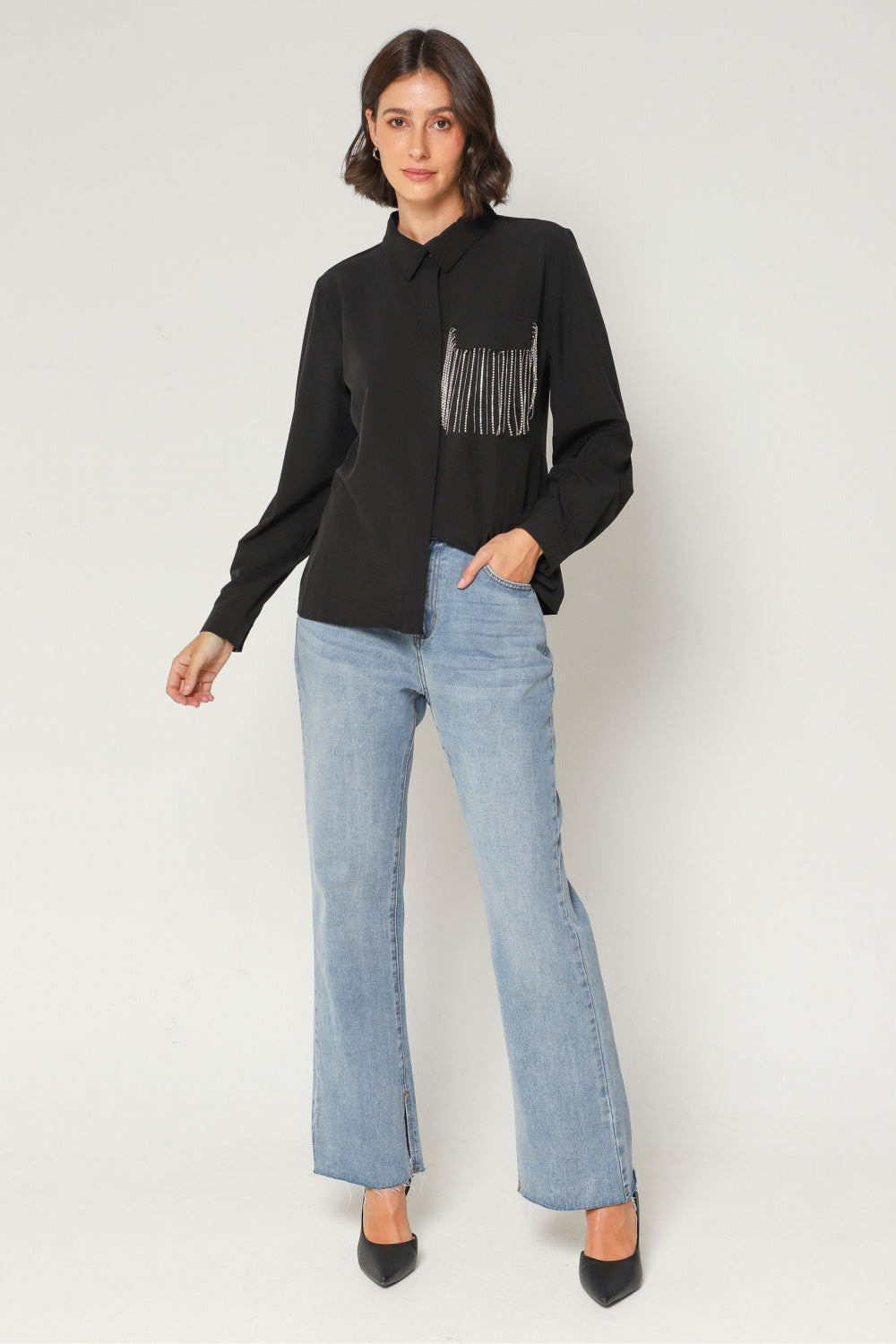 Camisa social manga longa com detalhes de franjas em Strass