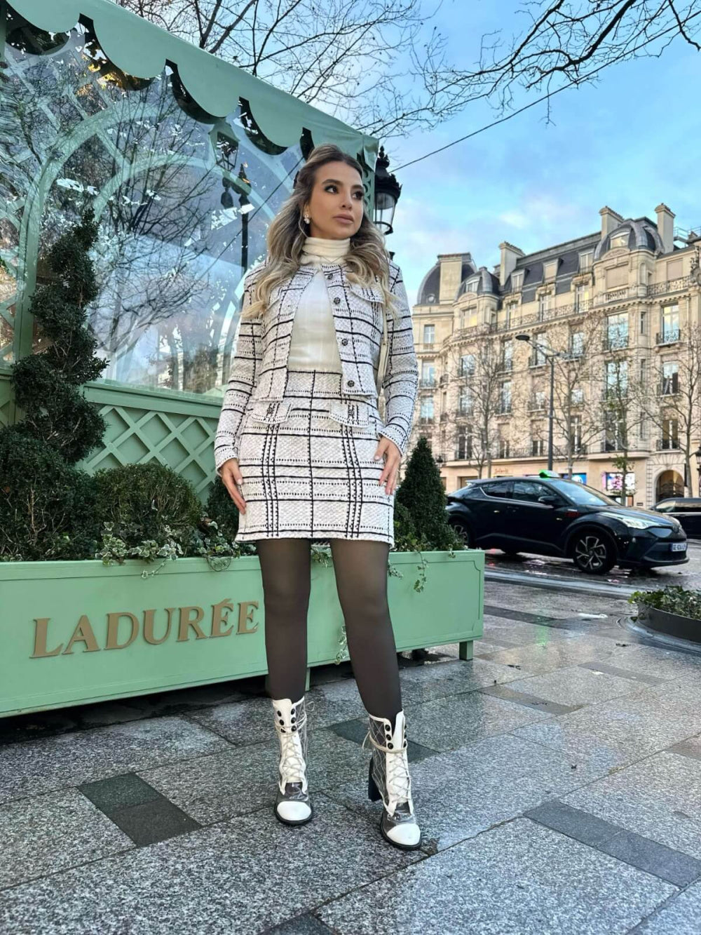 Conjunto Tricot Fio Mousse com Lurex Casaco + Saia