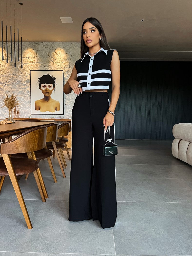 Conjunto Bianca Cropped Listrado P&B com Calça Wide Leg de Cintura Alta
