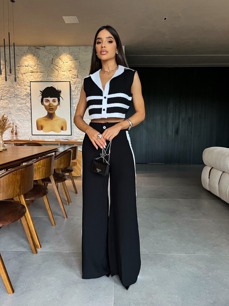 Conjunto Bianca Cropped Listrado P&B com Calça Wide Leg de Cintura Alta