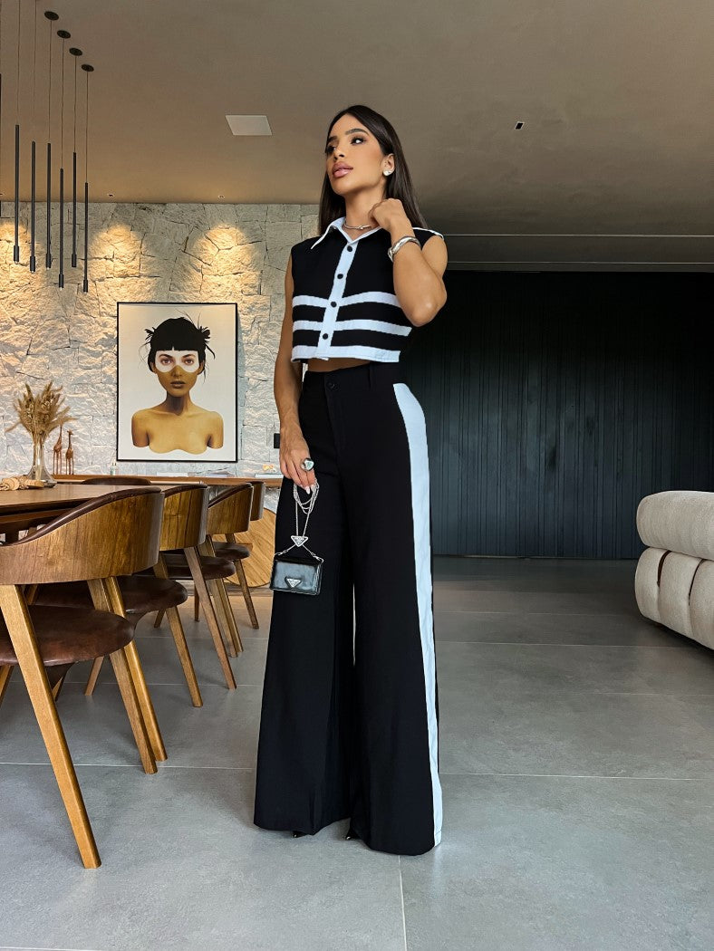 Conjunto Bianca Cropped Listrado P&B com Calça Wide Leg de Cintura Alta