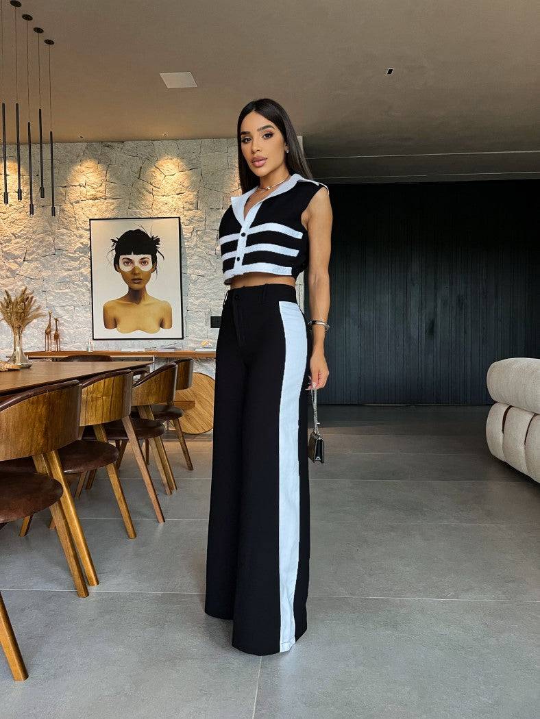 Conjunto Bianca Cropped Listrado P&B com Calça Wide Leg de Cintura Alta