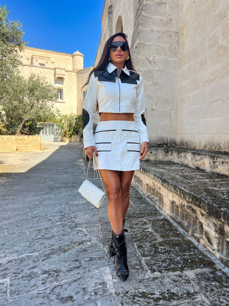 Conjunto Scala Jaqueta Cropped e Saia P&B em Couro P.U Off-White