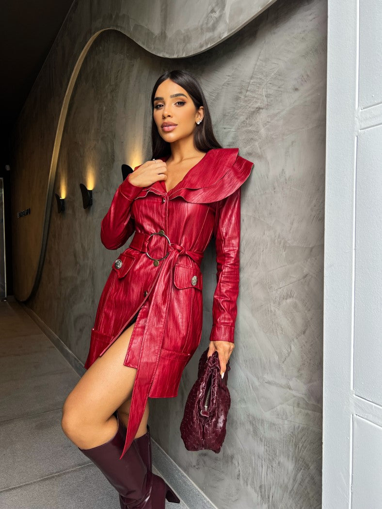 Maxi Coat Chamonix Vermelho com Babados e Cinto em Couro Texturizado