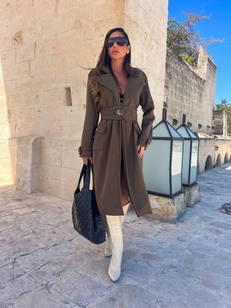 Maxi Coat Sicilia Longo em Lã Batida Marrom com Cinto e Ombreiras