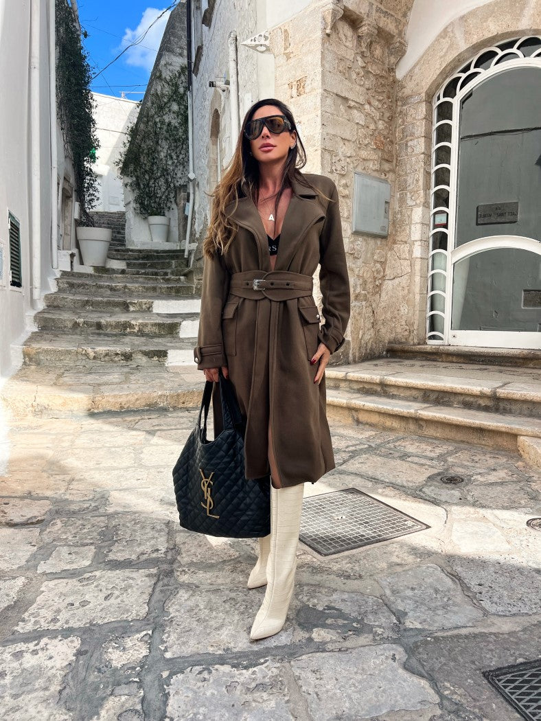 Maxi Coat Sicilia Longo em Lã Batida Marrom com Cinto e Ombreiras