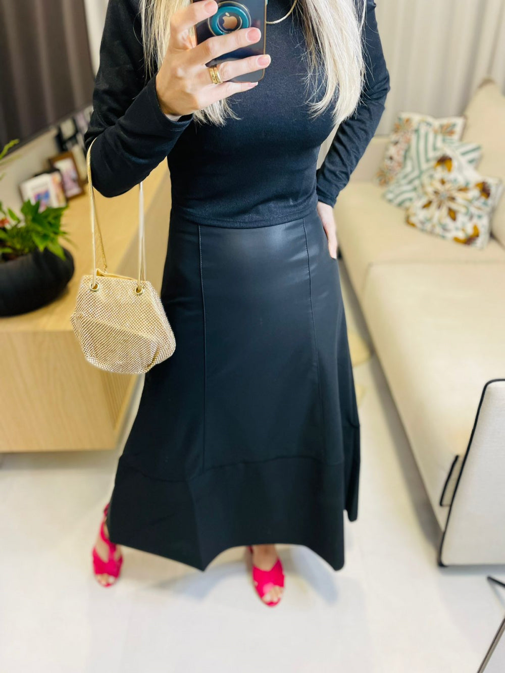 Saia midi Preta couro eco - Flor linda