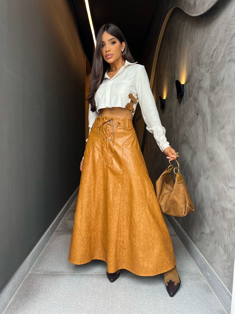Saia Toscana Evasê Caramelo em Couro de Viscose com Lace-Up