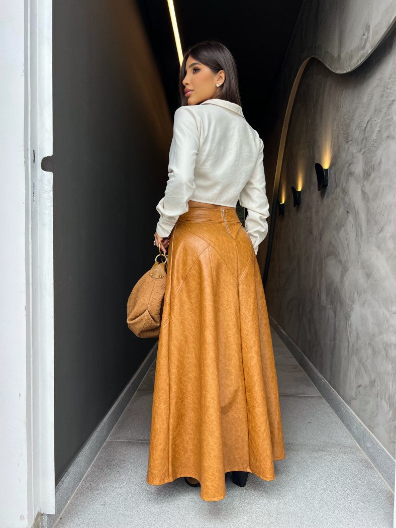 Saia Toscana Evasê Caramelo em Couro de Viscose com Lace-Up