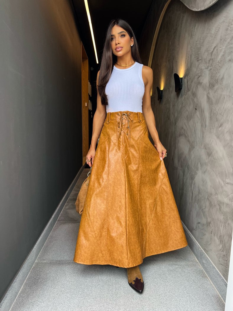 Saia Toscana Evasê Caramelo em Couro de Viscose com Lace-Up