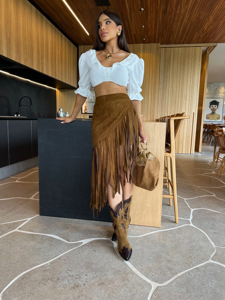 Saia Toro Midi Alongada em Suede Marrom com Franjas Assimétricas