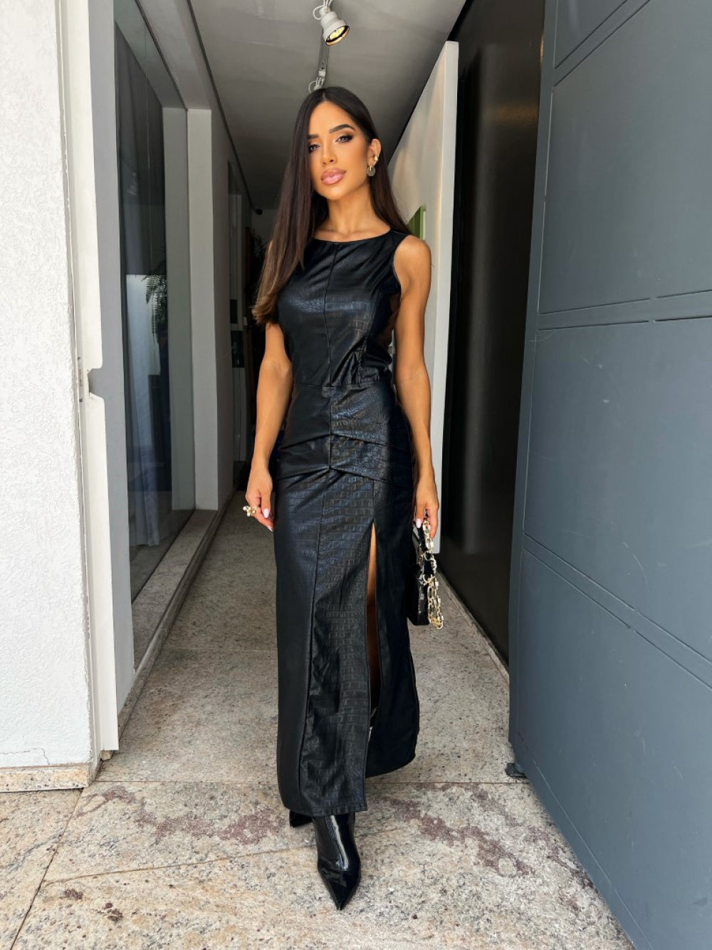 Vestido Midi Alongado em Courino Croco Preto Kylie - Pimpnella