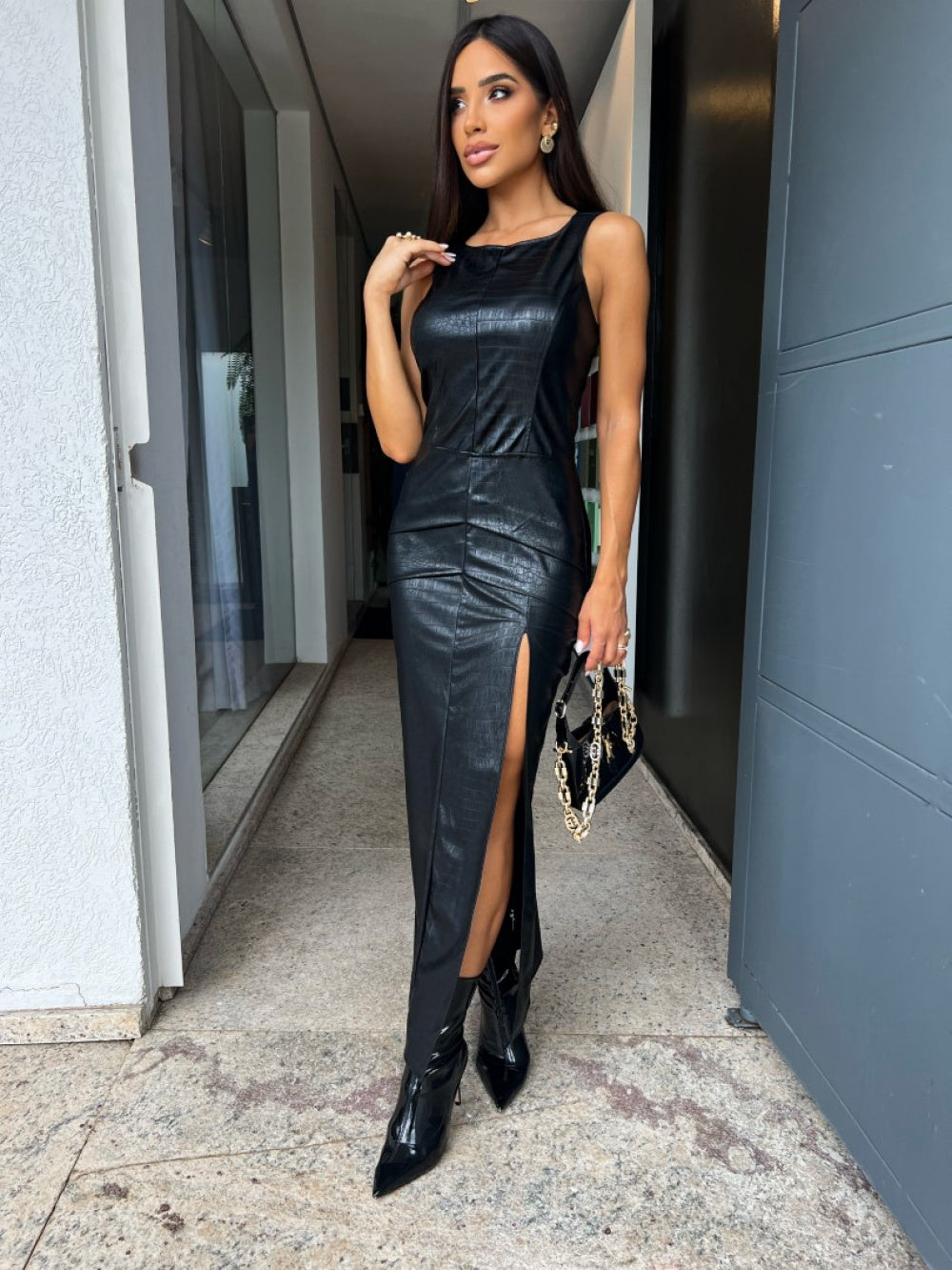 Vestido Midi Alongado em Courino Croco Preto Kylie - Pimpnella