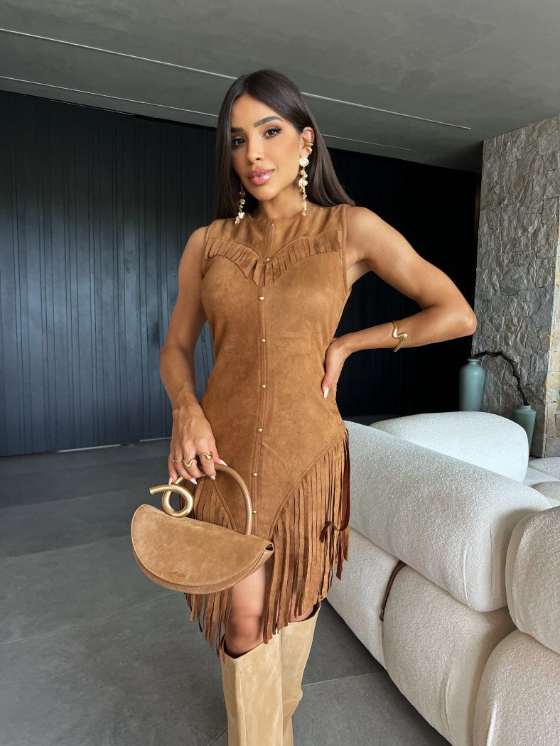 Vestido Dakota Regata Ajustado com Franjas e Rebites em Ouro Velho