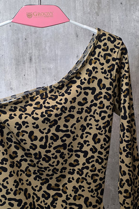 Blusa Assimétrica Onça Um Ombro Só Manga Longa Estilosa Groovy