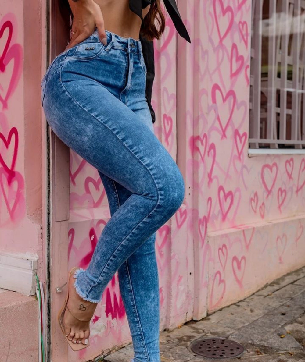 Calça jeans skinny modeladora Chanel - Lady Lú