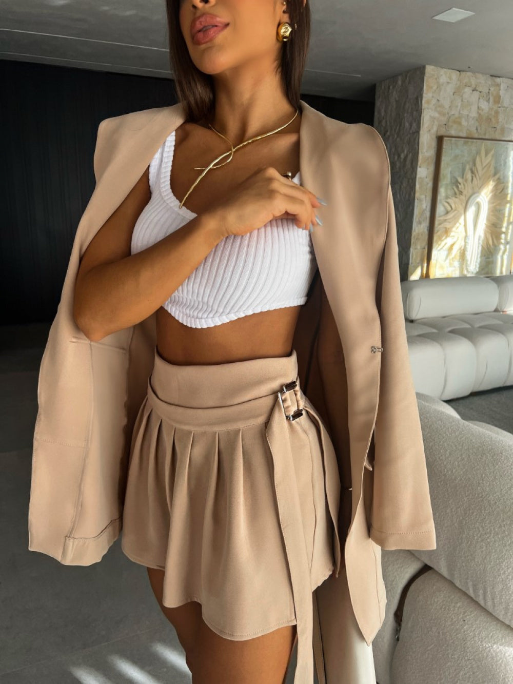 Conjunto Blazer e Short-Saia Miu Pimpnella: Elegância e Juventude em Alfaiataria