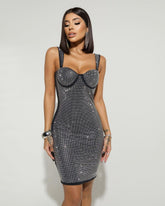 Vestido preto luxo lycra com aplicações de Hot Fix